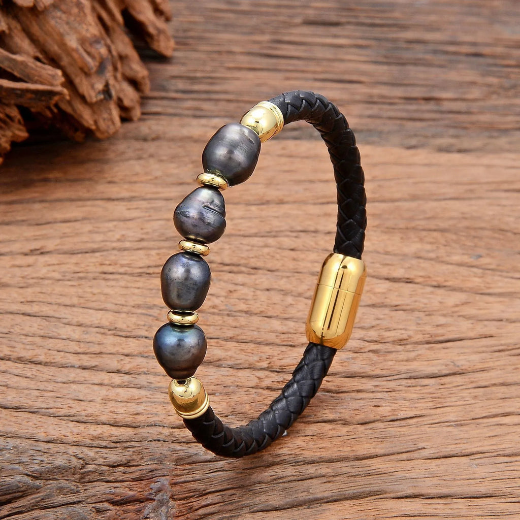 Handmade leather bracelet with irregular shaped pearls in grey pearl-black colour combination