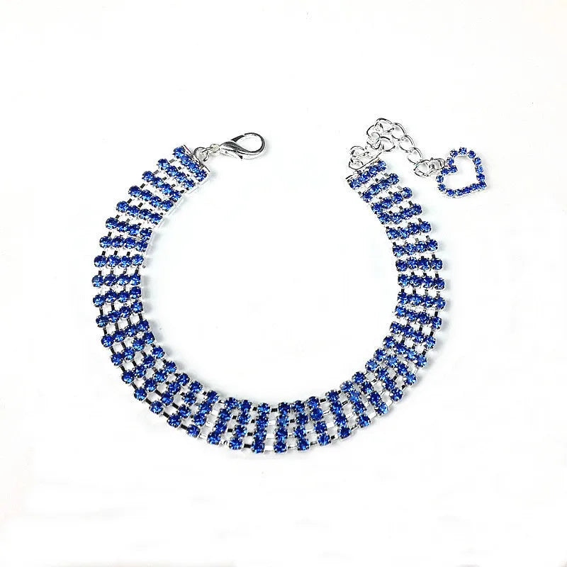 Four-row rhinestone pet collar with heart-shaped chain in white, for dogs and cats, size M with extension