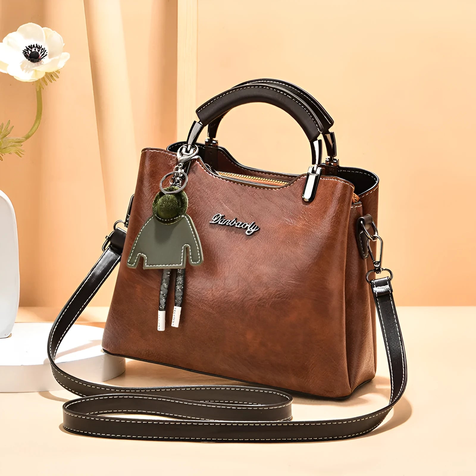 Simple Retro small horizontal square PU crossbody handbag for women in black with outer slit pocket