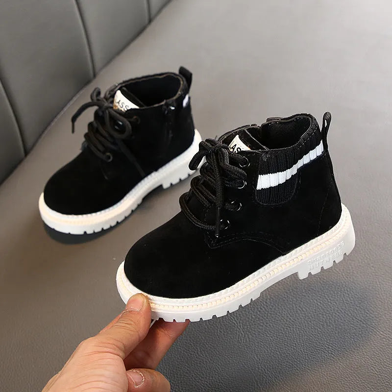 Children's Martin snow boots in solid colour with side zipper, synthetic leather upper, rubber sole