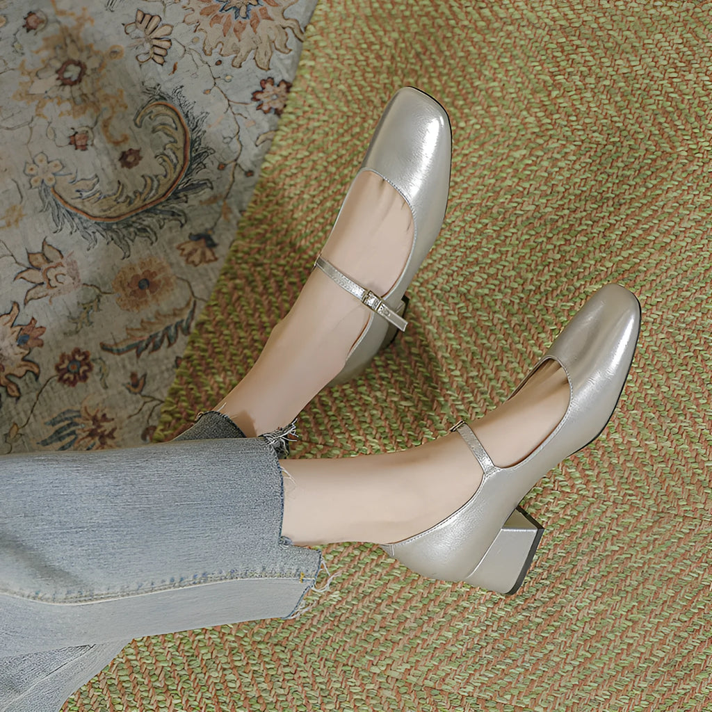 Square toe patent leather Mary Jane shoes with pearl buckle, mid heel, Black colour