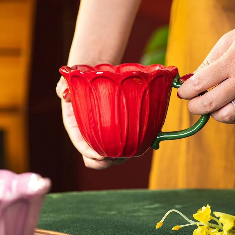 Pastoral style ceramic breakfast cup with handle, 500ml capacity, in red or purple pattern.
