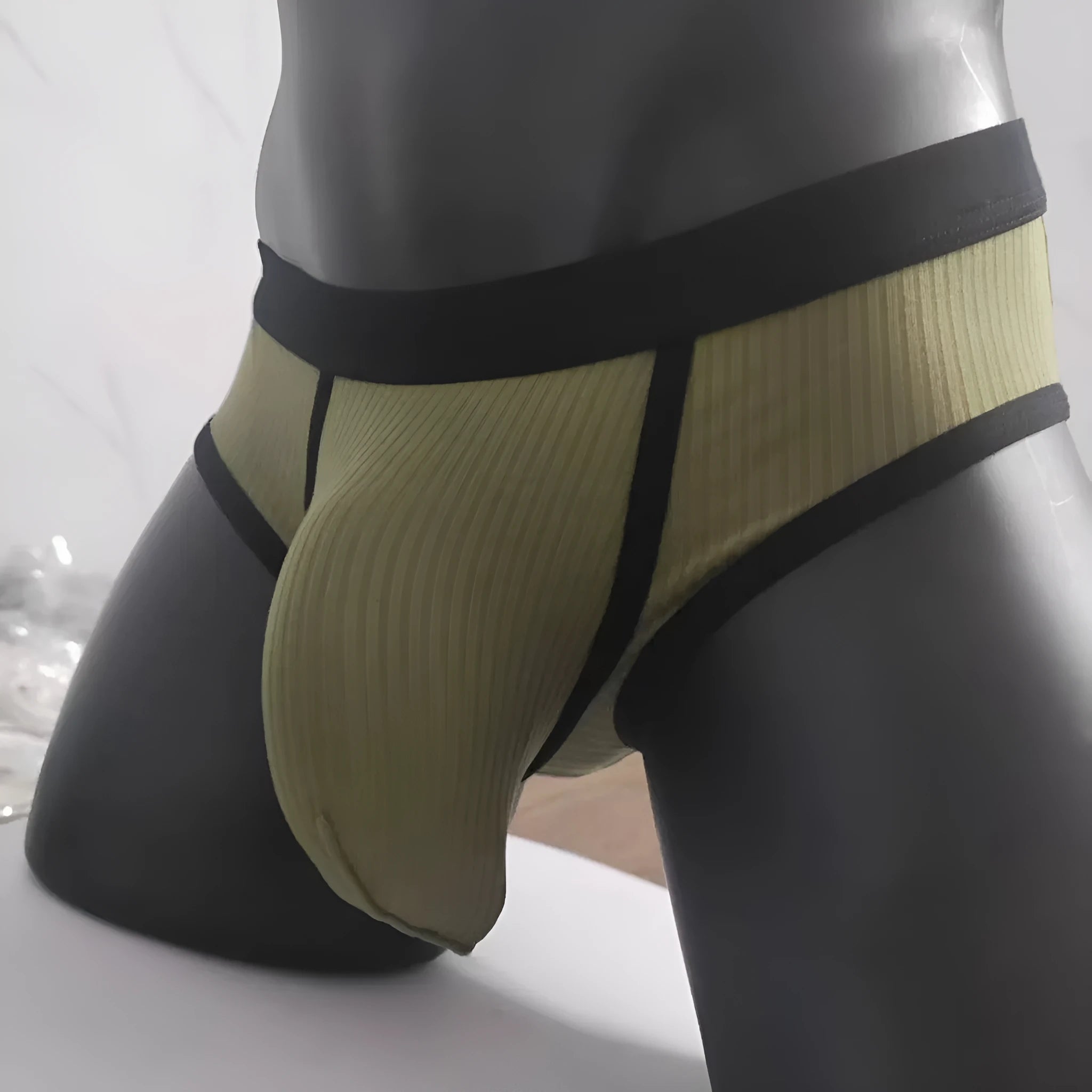 Men's solid colour U-shaped breathable underwear in viscose fabric on a white background