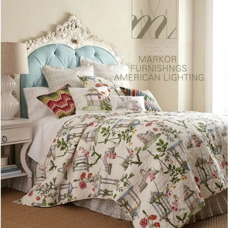 Jingdezhen ceramic table lamp with fabric shade in American country style.