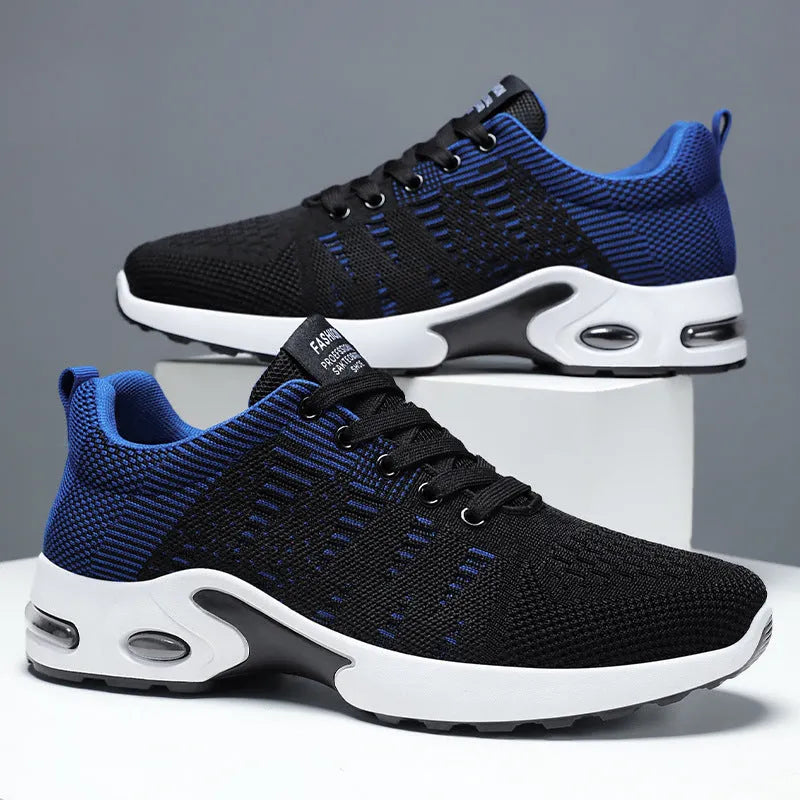 Men's low-top Flyknit mesh sneakers in black and grey colourway with lace-up front