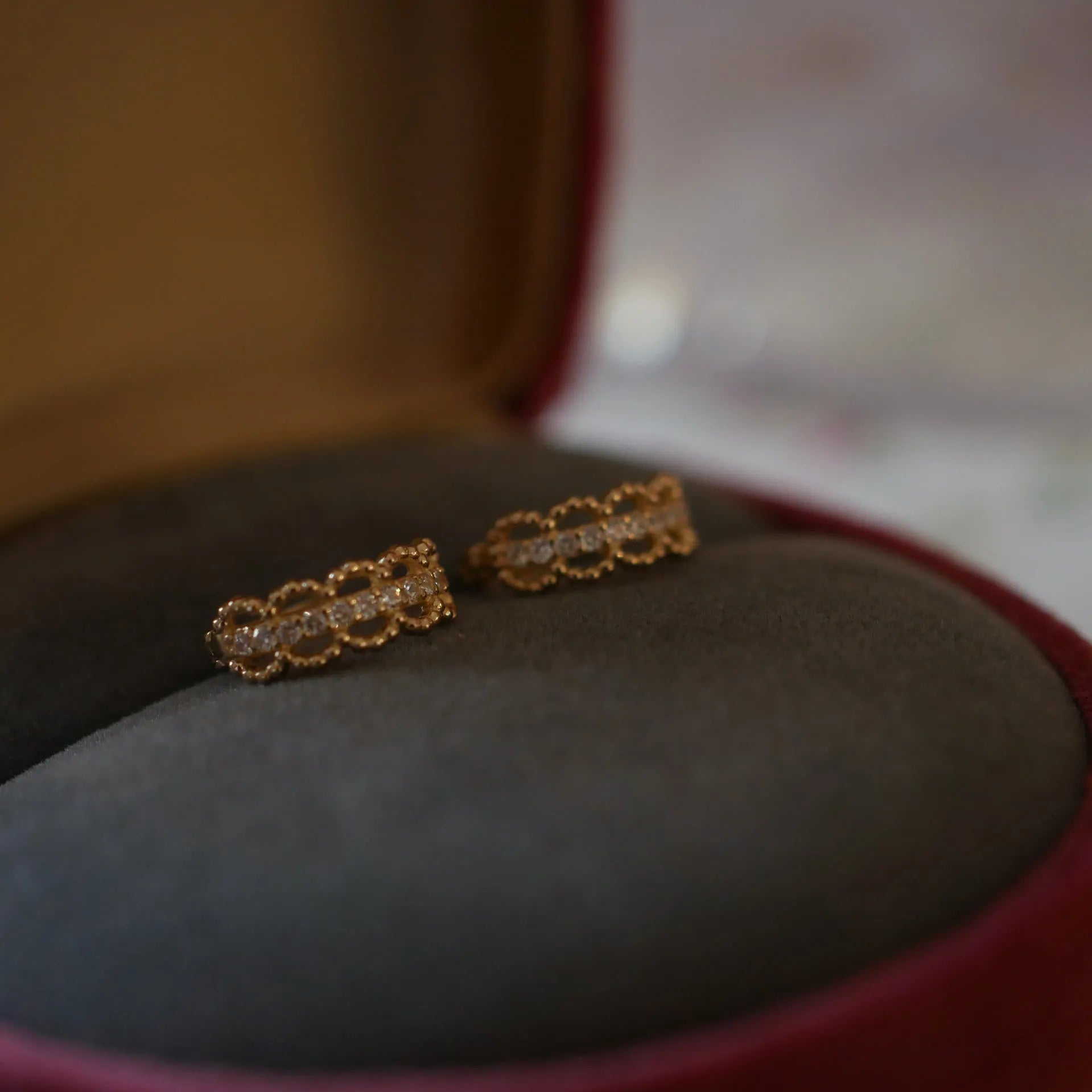 Small silver lace earrings with clip fastening in gold or platinum colour options