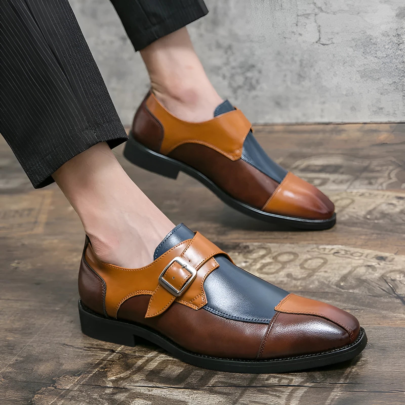 Men's brown blue British style casual shoes with buckle closure and tall crown upper