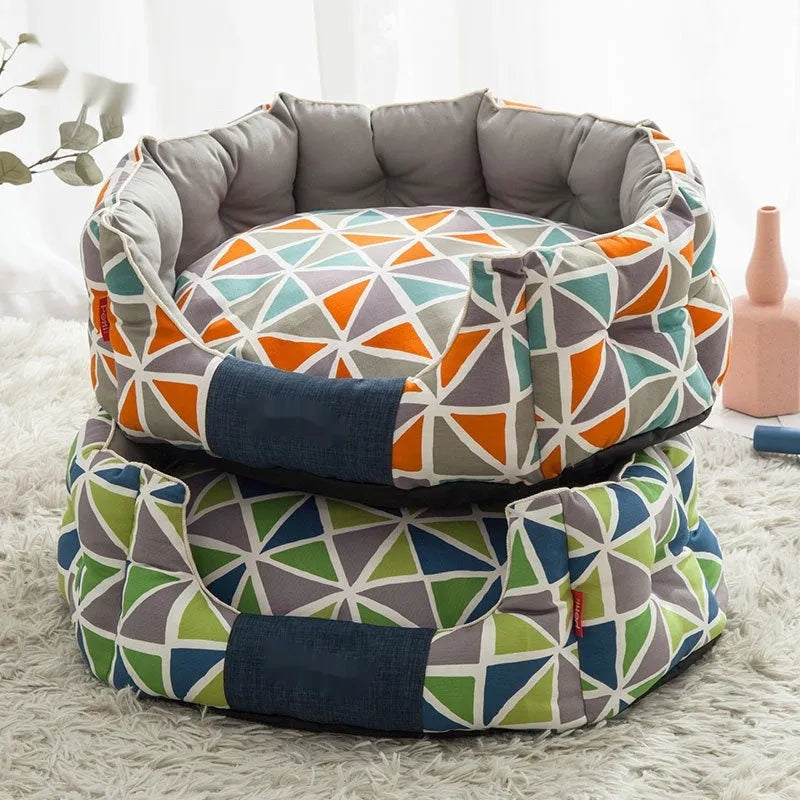 Round cloth pet bed in diamond lattice pattern for dogs and cats